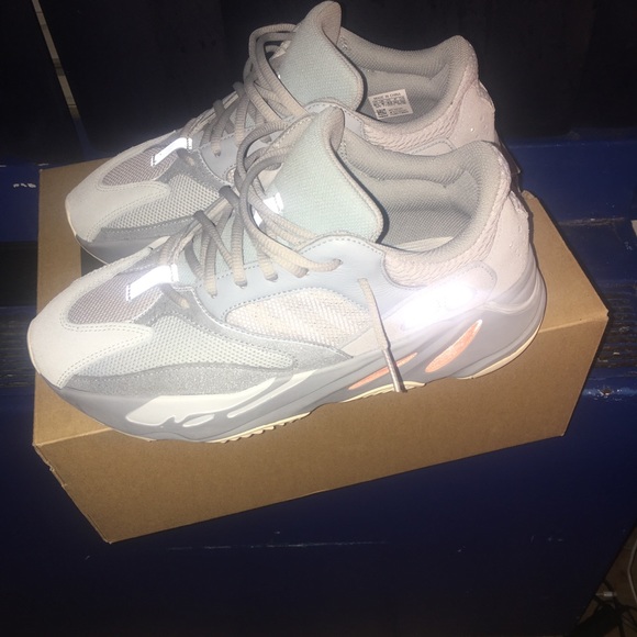 Yeezy - Picture 2 of 3